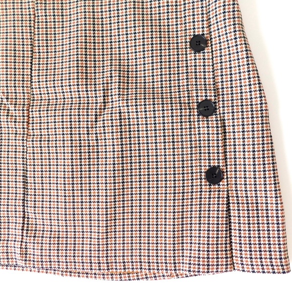 Brown/ Tan Short Plaid Skirt (Small) - Picture 6 of 8